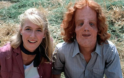 Laura Dern and Eric Stoltz in Mask (1985)