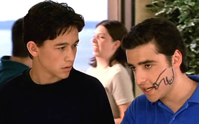 Joseph Gordon-Levitt and David Krumholtz in 10 Things I Hate About You