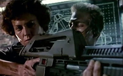 Sigourney Weaver and Michael Biehn in Aliens