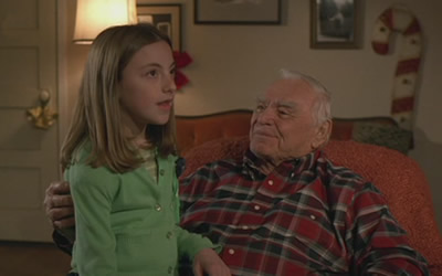 Juliette Goglia and Ernest Borgnine in A Grandpa for Christmas (2007)