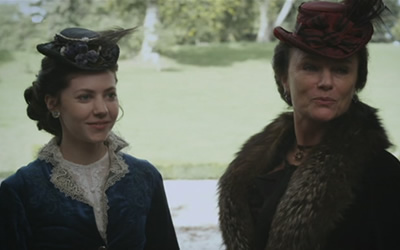 Catherine Steadman and Jacqueline Bisset in An Old Fashioned Christmas (2010)