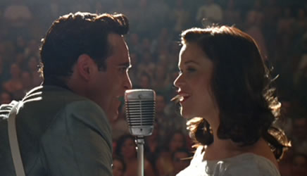 Joaquin Phoenix and Reese Witherspoon in Walk The Line