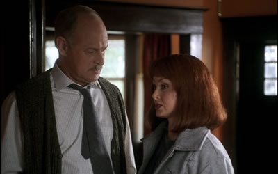 Gerald McRaney and Naomi Judd in A Song for the Season (1999) (aka: A Holiday Romance)