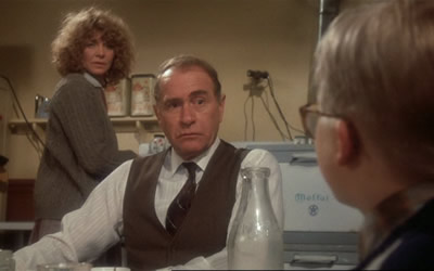 Melinda Dillon and Darren McGavin in A Christmas Story (1983)