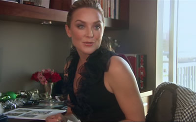 Elisabeth Röhm in A Christmas Kiss (2011)