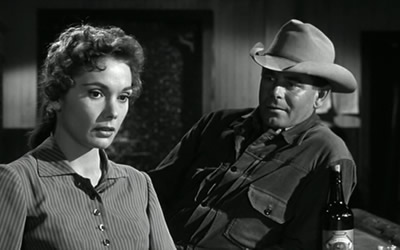 Felicia Farr and Glenn Ford in 3:10 to Yuma (1957)