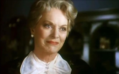 Maureen O'Hara as Mary Parkin in The Christmas Box (1995) Maureen O'Hara as Mary Parkin in The Christmas Box (1995)