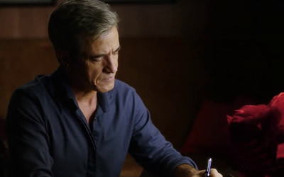 Dermot Mulroney in The Christmas Train (2017)